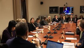 Kumbaro: Nga shtatori nis zbatimi i kurrikul&euml;s s&euml; re me 171 tekste