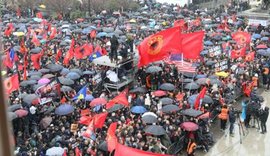 Drejt&euml;si, jo politik&euml;/ Mij&euml;ra shqiptar&euml; protest&euml;