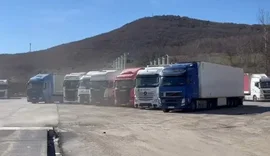 Drejtoria e Doganave: L&euml;vizjet e kamioneve p&euml;rmes pikave t&euml;