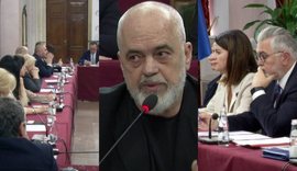 Rama publikon pamjet e mbledhjes s&euml; grupit socialist: Kjo forc&euml; ka