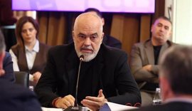 Reagon Rama: I thirr&euml;n njer&euml;zit t&euml; protestojn&euml; kund&euml;r