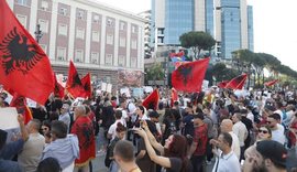 Protesta, turizmi dhe Shqip&euml;ria mes dy t&euml; v&euml;rtetave!