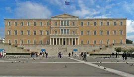 Greqia ashp&euml;rson politik&euml;n ndaj emigracionit, debat i fort&euml;