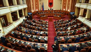 Kuvendi mblidhet dy herë sot, pritet të votohet për nismën e