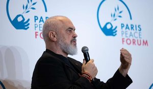 Edi Rama në Paris: Evropa rrezikon të bëhet e