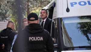 Erion Veliaj mbërrin në Gjykatën Kushtetuese