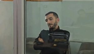 Vrau babanë me thikë, lihet në burg autori/ Ja kush