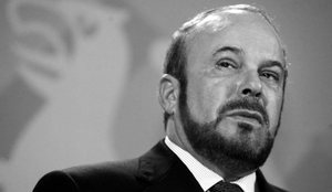 Ish-truproja tregon pengun e Fatos Nanos