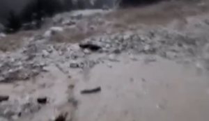 Moti i keq/  Evakuohen banorët dhe familjet në Theth