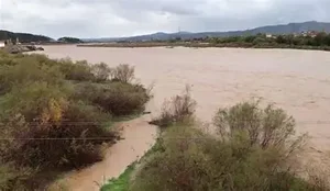 Shkumbini del nga shtrati, rrezik përmbytjesh