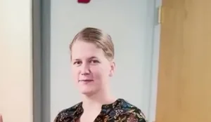 E tallën pse u lidh me një person me ngjyrë, ish-policja