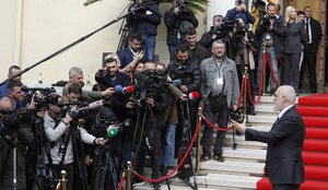 Rama replikon me gazetarët për çështjen Balluku: Nuk jemi