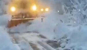 Video/ Dëbora bllokon aksin Qafë Thore–Theth. Rama: Ja si