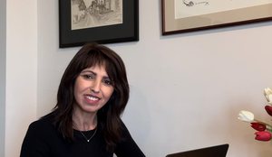 Shkrimi si shpëtim! Si u kthye vuajtja e Eva Cacës në