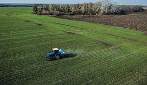 Fermerët: TVSH-ja po dëmton prodhimin vendas, fabrikat të