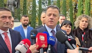 Flamur Noka lapsus gjatë urimit: Sot dita kur Skënderbeu ngriti