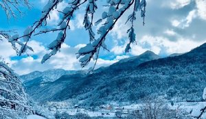 Shi dhe dëborë sot!