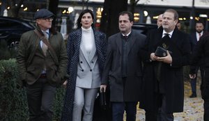 Foto/ Pas një jave mungesë, deputetët u rikthyen në Kuvend.