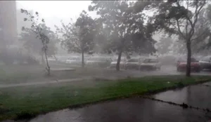 Reshje, shtrëngata dhe erë e fortë! Moti për sot!