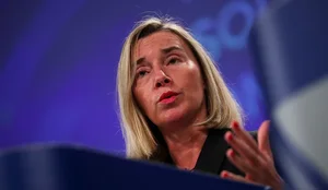 Mogherini jep dorëheqjen nga posti i Rektorit të Kolegjit të