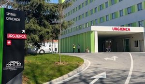 Humb jetën 15-vjeçari që u plagos me thikë nga