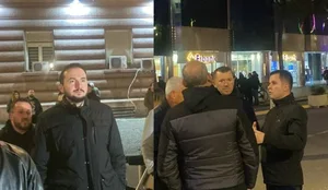 Ervin Salianji i bashkohet protestës së Sali Berishës