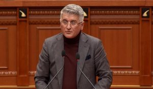 Agron Gjekmarkaj jep dorëheqjen si nënkryetar i PD-së!