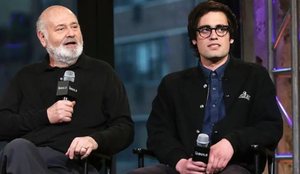 Ylli i Hollivudit u gjet i vdekur bashk&euml; me gruan, arrestohet djali i tyre!