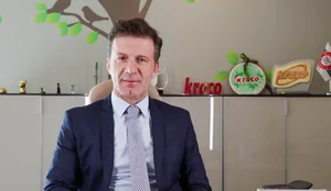 Nga emigracioni n&euml; Itali te sukseset globale! Historia e Sokol Kraj&euml;s