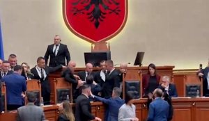 Tensione n&euml; Kuvend, opozita pengon nisjen e seanc&euml;s!