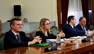 Shtyhet mbledhja e K&euml;shillit t&euml; Mandateve p&euml;r imunitetin e