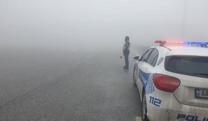 Mjegull n&euml; Rrug&euml;n e Kombit, Policia Rrugore apel shofer&euml;ve