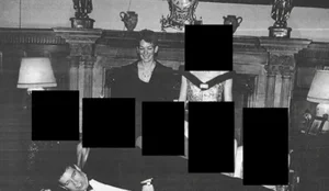 Fotot e reja zbulojn&euml; lidhjet e princit Andrew me Maxwell dhe Epstein