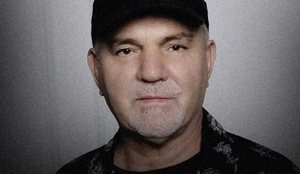 Ndahet nga jeta &ldquo;Shemi&rdquo;, z&euml;ri legjendar i grupit