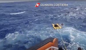 Mbytet anija me emigrant&euml; n&euml; Mesdhe. 116 t&euml; vdekur, vet&euml;m