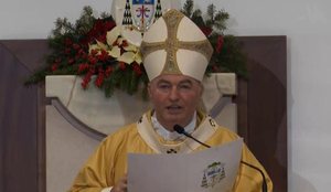 Krishtlindja n&euml; Tiran&euml;. Mesazh shprese nga Imzot Dodaj