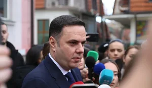 Voton Abdixhiku:  Zgjidhni p&euml;r zhvillim dhe t&euml; ardhme euroatlantike!