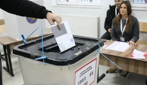 Zgjedhjet n&euml; Kosov&euml;, pjes&euml;marrja deri n&euml; or&euml;n 11:00 mbi