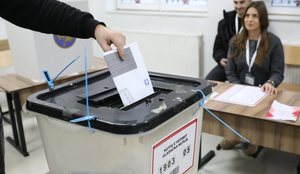 Zgjedhjet n&euml; Kosov&euml;/ KQZ: Deri n&euml; or&euml;n 15:00 votuan 28.65% e