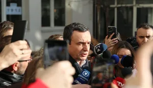 Video/ Kurti u b&euml;n thirrje komisioner&euml;ve: Ruani votat!