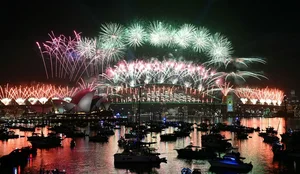 Foto/ Si u prit Viti i Ri n&euml;p&euml;r bot&euml;!