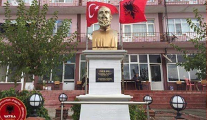 Si u vendos busti i Nolit n&euml; sht&euml;pi!