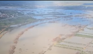 Lumi Vjosa doli nga shtrati, urdh&euml;r i menj&euml;hersh&euml;m evakuimi