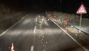 R&euml;nie inertesh, gur&euml;sh e prezenc&euml; uji, ja akset problematike