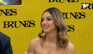 Videoja e puthjes me Kejsin. &Ccedil;far&euml; thot&euml; Ina!