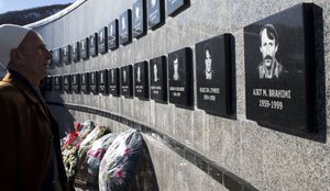 Kosova p&euml;rkujton 27-vjetorin e Masakr&euml;s s&euml; Re&ccedil;akut