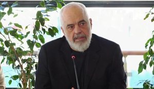 P&euml;rmbytjet/ Rama: Flot&euml; e dedikuar p&euml;r pastrimin e kanaleve