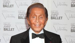 Bota e mod&euml;s n&euml; zi! Nd&euml;rron jet&euml; legjenda Valentino Garavani