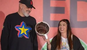 &Ccedil;far&euml; m&euml; tha Rama pasi i pash&euml; filxhanin? Flet Delinda