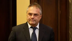 Ish-oficeri i inteligjenc&euml;s akuzohet p&euml;r nxjerrjen e sekretave t&euml;